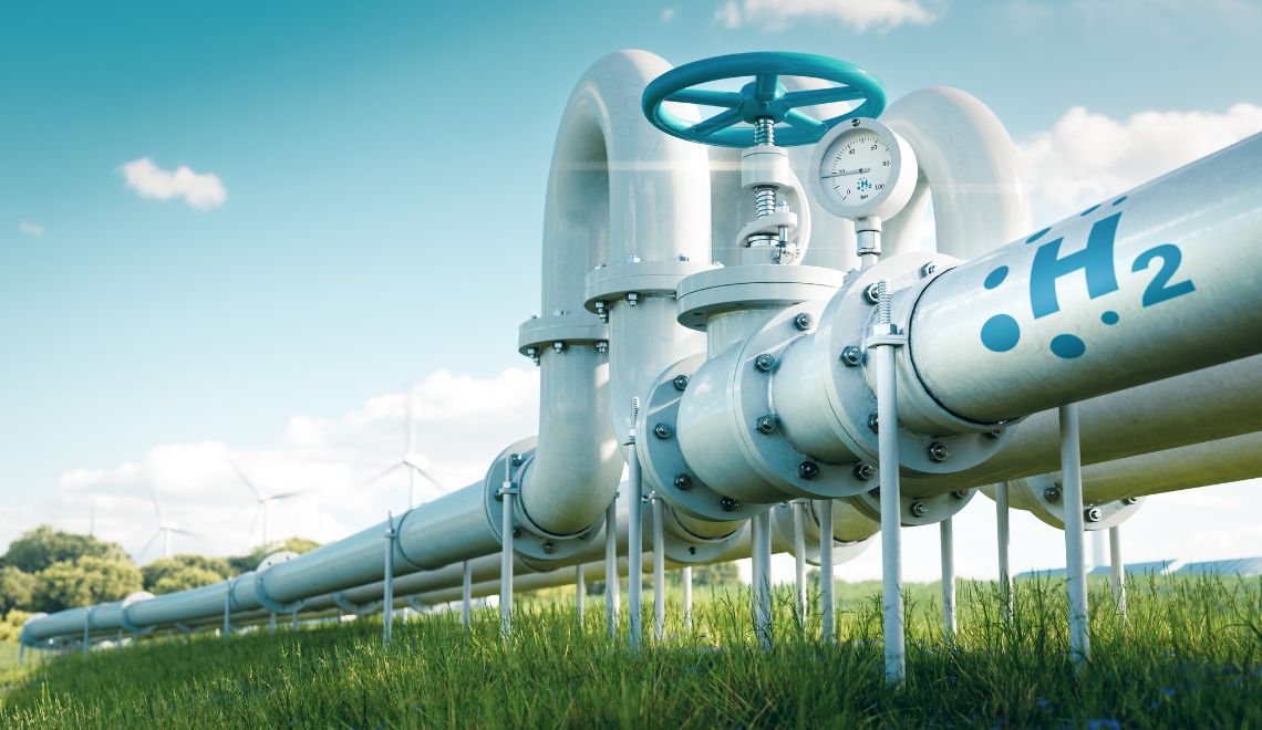 Green Hydrogen Blending in Natural Gas Networks: India’s Pathway to Decarbonisation 1 hydrogen pipeline illustrating transformation energy sector towards ecology carbon neutral secure independent energy sources replace natural gas 3d rendering